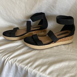 Black Steve Madden straps flats